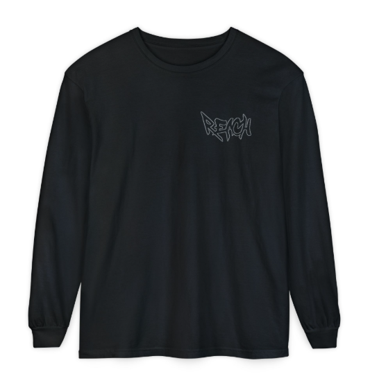 Black long-sleeved shirt